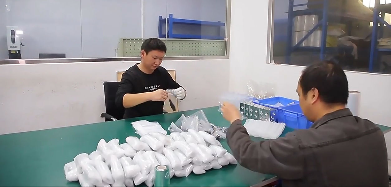 Dongguan Zhongwei Metal Products Co., Ltd ligne de production du fabricant