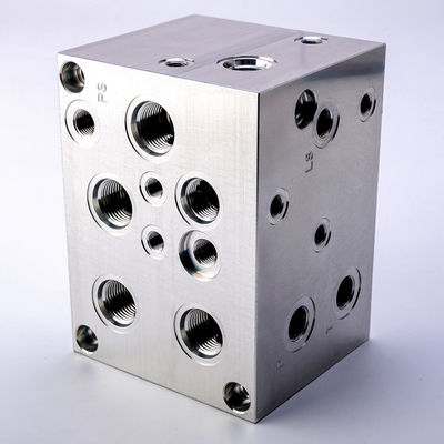 Manifold hydraulique équipé de matériaux durables et de commande de vanne intégrée pour un fonctionnement rationalisé du système hydraulique